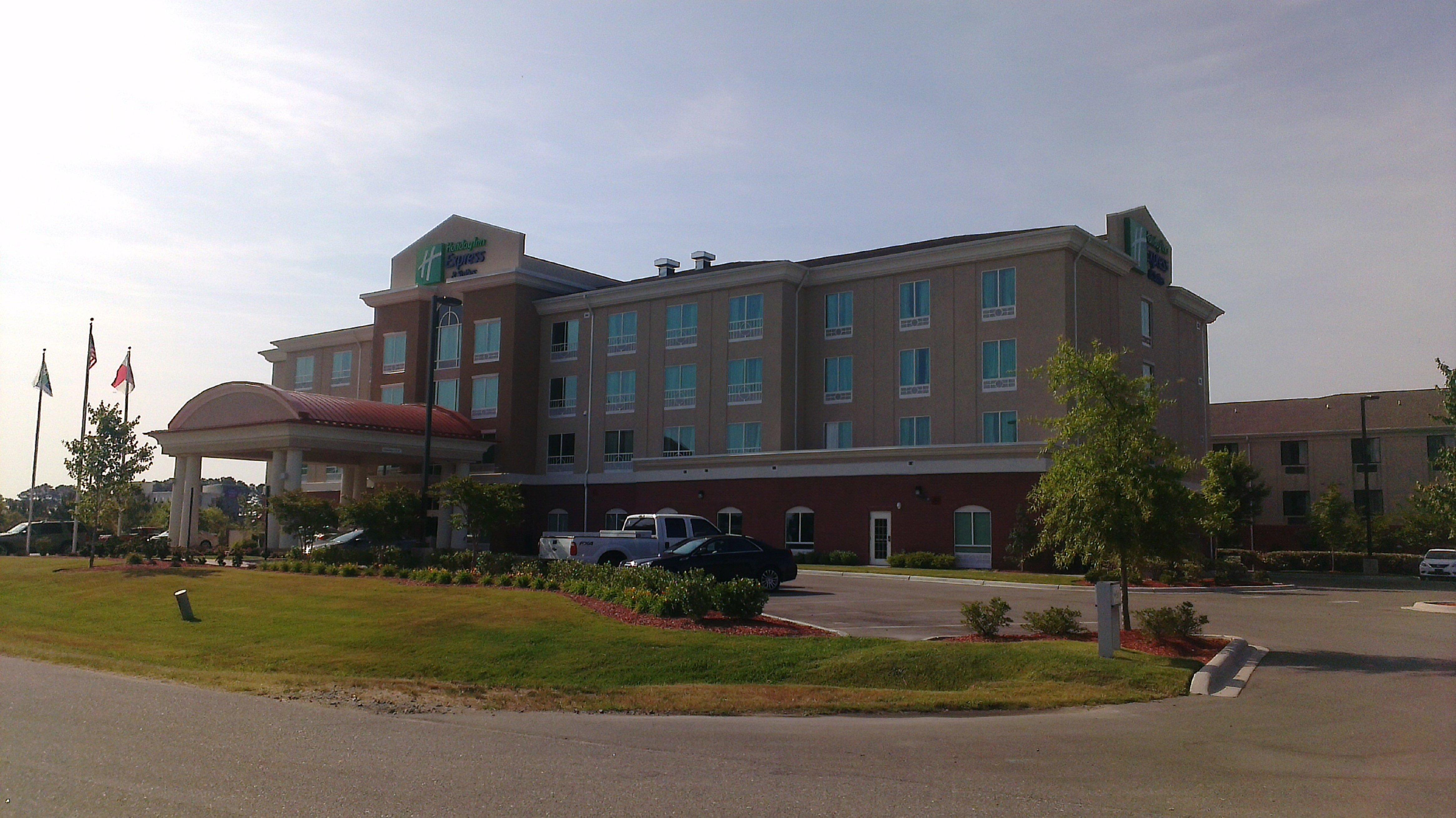 Holiday Inn Express & Suites - Smithfield/Selma By Ihg Dış mekan fotoğraf