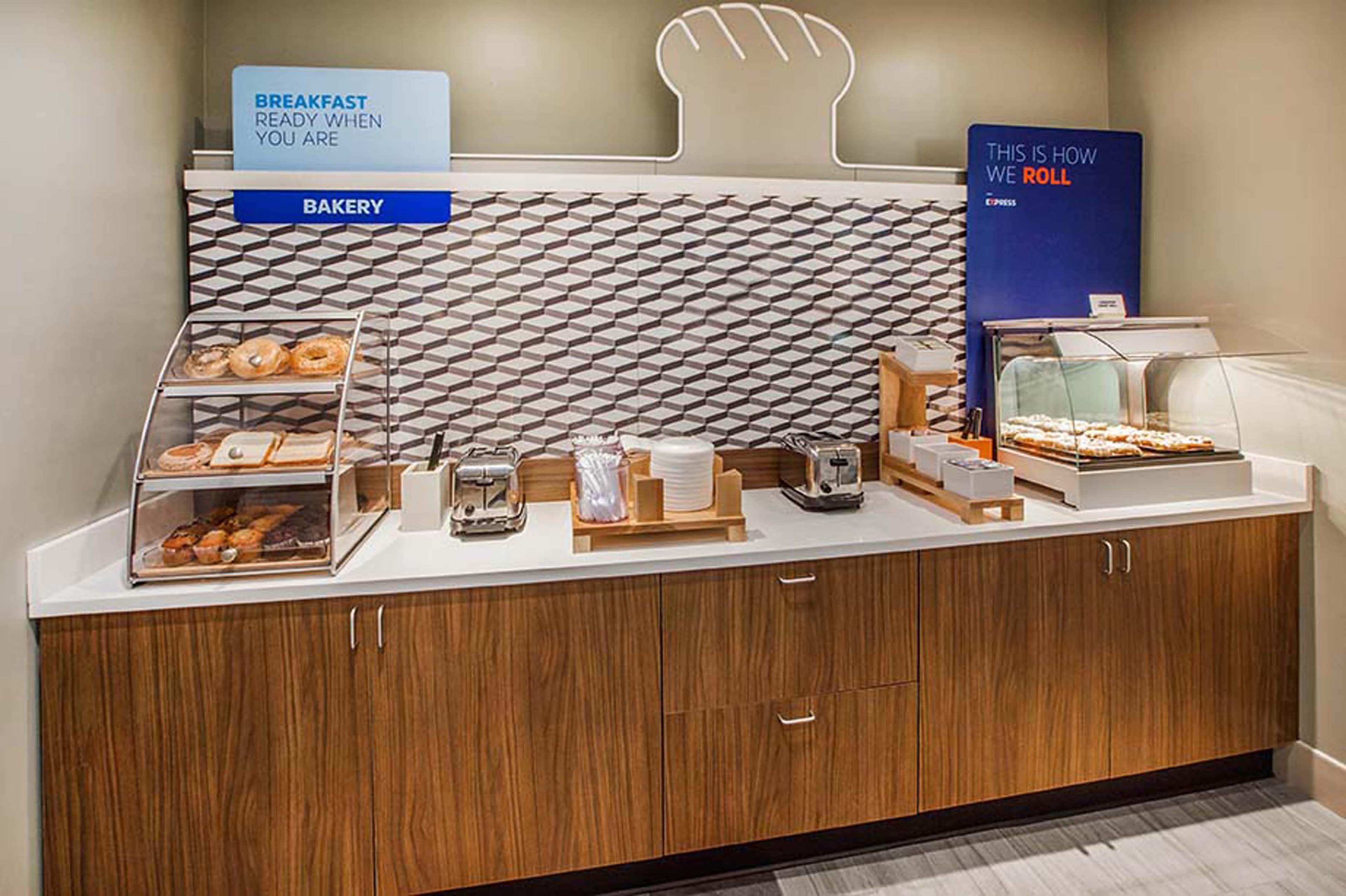 Holiday Inn Express & Suites - Smithfield/Selma By Ihg Dış mekan fotoğraf